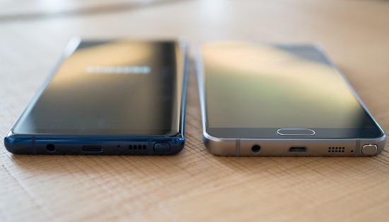 Pin: Sau khi gặp vấn đề về pin với Galaxy Note 7 thì bản nâng cấp Galaxy Note 8 đã chọn giải pháp an toàn khi trang bị viên pin dung lượng thấp hơn với 3.300 mAh so với 3.500 mAh của Note 7, nhưng vẫn lớn hơn so với 3.000 mAh trên Galaxy Note 5. 