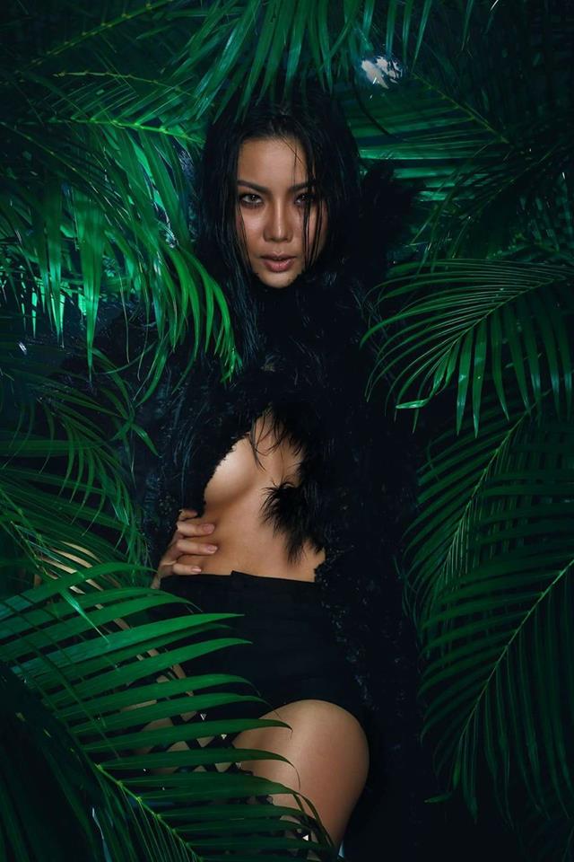 Lại Thanh Hương không ngần ngại thực hiện những concept chụp hình sexy
