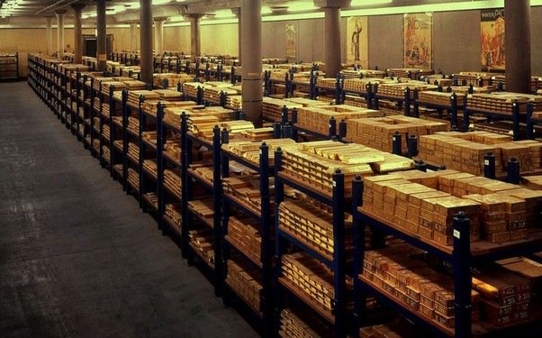 Hầm đá chứa 5.000 thỏi vàng: Bí mật sau cánh cửa sắt 90 tấn