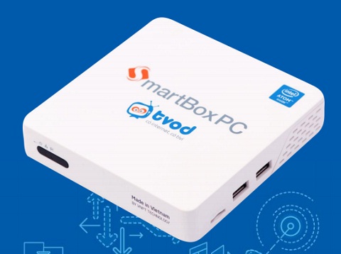VNPT SmartBox PC là thiết bị hai trong một phục vụ công việc, học tập và giải trí tập trung. Sử dụng sản phẩm, bạn có thể biến chiếc TV thông thường trở thành một công cụ đa năng như máy tính, giúp người dùng có thể xử lý công việc ở mọi lúc, mọi nơi. VNPT Technology đã tích hợp hai hệ điều hành trong 1 thiết bị đó là Android 5.0 Lollipop và Windows 10 - 64 bit Home Single Language. SmartBox PC có RAM 32GB, đây là bộ nhớ trong lớn nhất cho một thiết bị TV box ở thời điểm này. Ngoài ra, thiết bị cũng không bị giới hạn dung lượng lưu trữ ngoại vi từ thẻ nhớ và ổ cứng ngoài. Với thiết kế nhỏ gọn, SmarttBox PC giúp tiết kiệm tới 90% diện tích so với máy tính thông thường.