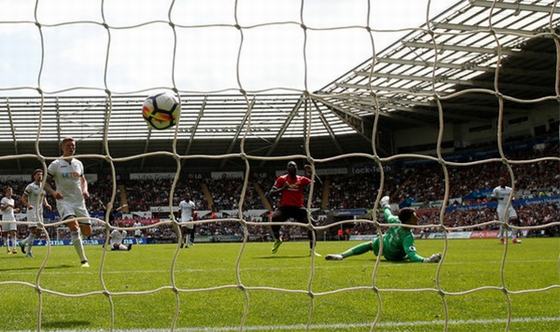 Lukaku ghi bàn nâng tỉ số lên 2-0 cho Man Utd