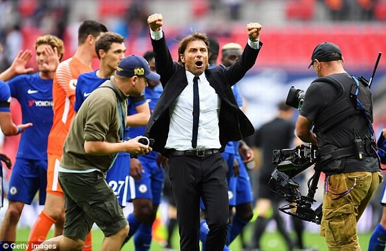 Hạ gục Tottenham, HLV Conte dọa dẫm đối thủ!