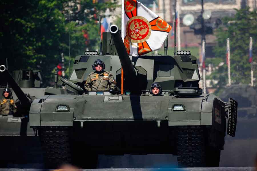 Xe tăng Armata được kỳ vọng sẽ trở thành xe tăng tiêu chuẩn trong quân đội Nga trong tương lai. Hiện tại, Nga đang xúc tiến một kế hoạch trang bị vũ khí quy mô lớn cho quân đội và kế hoạch này được cho là sẽ hoàn tất vào năm 2020. Được biết, nếu như được thử nghiệm thành công và mọi chuyện diễn biến theo kế hoạch thì đến năm 2020, Lục quân sẽ nhận được 2.300 chiếc loại này.