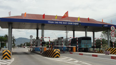 Phó Thủ tướng yêu cầu giảm giá dịch vụ qua Trạm thu phí Cam Thịnh
