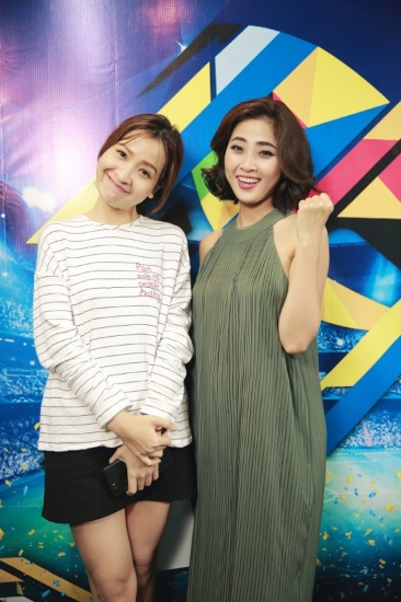 Hai nữ MC Kim Nhã và Liêu Hà Trinh