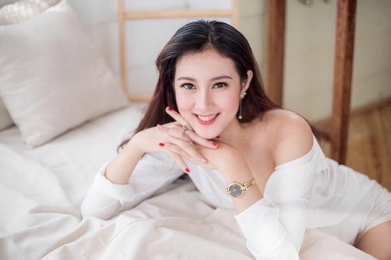 Tham gia Hoa hậu Hoàn vũ Việt Nam, Thủy Tiên quan niệm rằng: “Sống là cho đâu chỉ nhận riêng mình”.