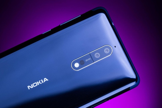 Mặc dù sở hữu camera kép nhưng Nokia 8 không có tính năng xóa phông, nhưng là thiết bị duy nhất được trang bị tính năng mới gọi là 