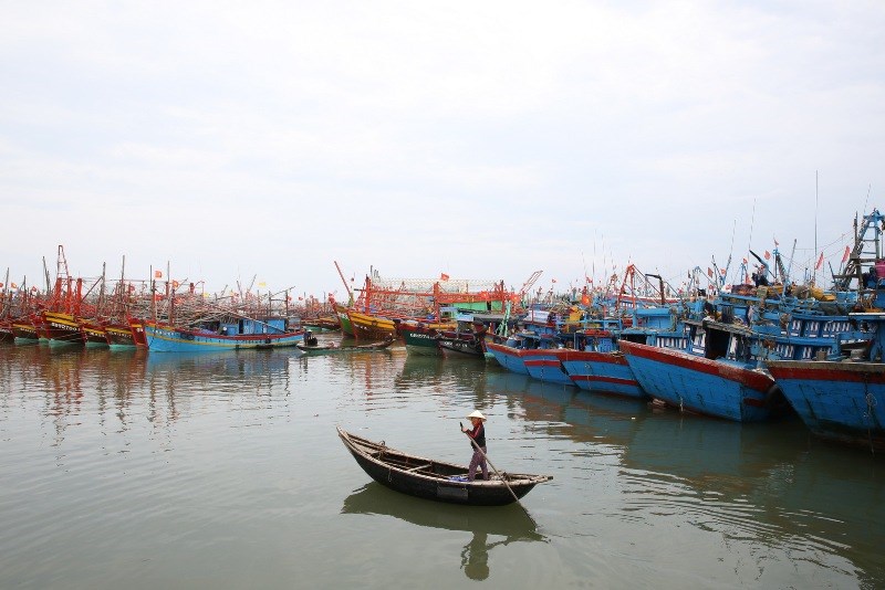Tàu thuyền đã tìm nơi neo đậu an toàn ở Quảng Bình.