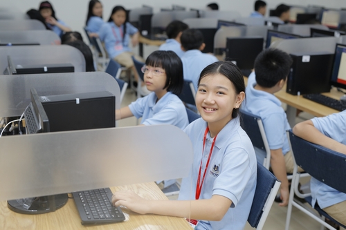 Phòng học CNTT hiện đại của các bạn học sinh Vinschool. Được biết Vinschool là một trong ba trường học tại Việt Nam được cấp chứng nhận trường học ứng dụng CNTT trong dạy và học - Microsoft Showcase School.