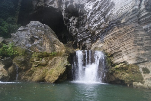 Tham quan hệ thống hang động Tú Làn mở rộng đến hang Tiên theo chương trình mới