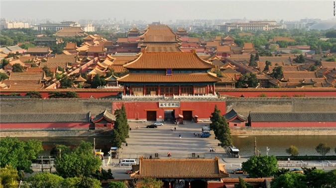 Thủ đô Bắc Kinh của Trung Quốc được đầu tư rất nhiều để phát triển nhưng những công trình kiến trúc thời xa xưa vẫn được gìn giữ và bảo tồn trong nhiều thập kỷ qua. Nổi tiếng nhất là Tử Cấm Thành - nơi ở của các hoàng đế và hậu cung từ triều đại nhà Minh đến cuối nhà Thanh.