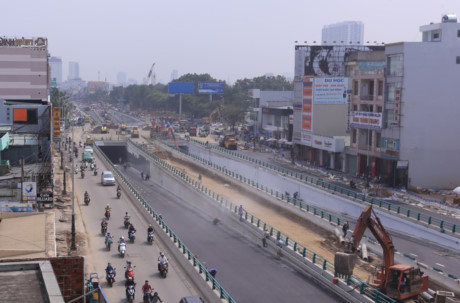 Toàn cảnh hầm chui nút giao thông Điện Biên Phủ - Nguyễn Tri Phương nhìn từ trên cao. Đây là công trình giao thông trọng điểm của Đà Nẵng được khởi công xây dựng từ đầu năm 2017 để phục vụ APEC.