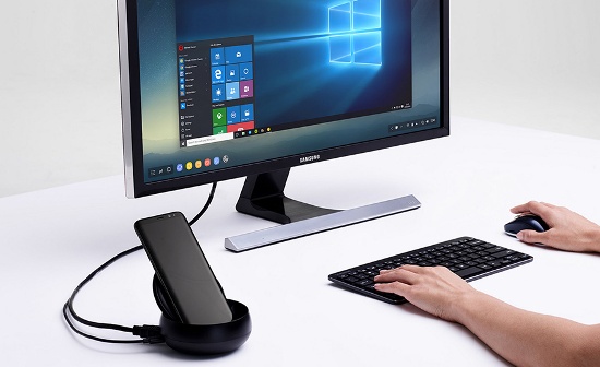 Sử dụng như máy tính: Người dùng Galaxy Note 8 có thể sử dụng phụ kiện Samsung DeX để kết nối với bàn phím tiêu chuẩn, chuột và màn hình và sử dụng như một chiếc máy tính để bàn chạy Android. 