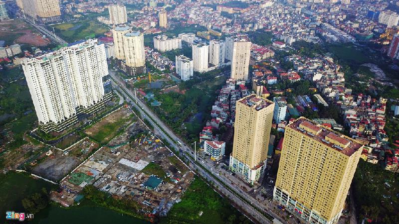 Trục đường huyết mạch Tố Hữu - Lê Văn Lương với nhiều dự án chung cư đang mọc hai bên.
