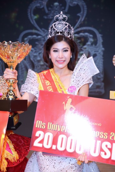 Nữ doanh nhân Lâm Hải Vi đã giành danh hiệu Ms Universe Business 2017.