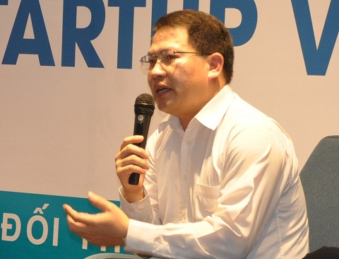 Ông Nguyễn Văn Tấn - Phó Tổng giám đốc VNPT-Media, Phó Trưởng ban Giải thưởng Nhân tài Đất Việt 2017 chia sẻ thông tin với các startup TP Hồ Chí Minh.