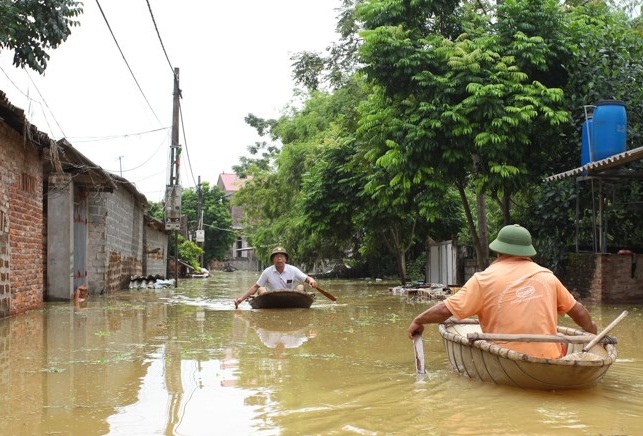 Hà Nội: Vùng vỡ đê vẫn còn gần 1.000 hộ dân ngập sâu