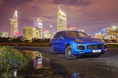 Porsche Cayenne: Ông hoàng &quot;phong độ&quot; không tuổi