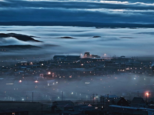 Iqaluit, Nunavut, Canada: Thành phố này chỉ có thể được tiếp cận bằng đường biển và hàng không. Địa điểm nổi tiếng nhất là “Con đường không tới nơi nào”, nơi du khách có thể đi bộ, đạp xe hay trượt tuyết.