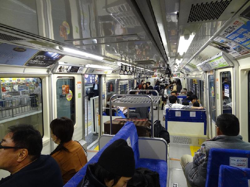 Xếp thứ hai là tuyến monorail nằm tại thành phố Tokyo (Nhật Bản) với hơn 300.000 lượt khách/ngày. Nhật Bản cũng đồng thời là quốc gia ưa chuộng loại hình phương tiện công cộng này nhất với 10 tuyến monorail đang hoạt động. Ảnh: Imran Jaafar. 