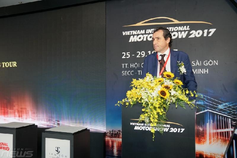 Ông Laurent Genet, Tổng giám đốc Nhà nhập khẩu chính thức Audi tại Việt Nam, phát biểu tại lễ khai mạc.