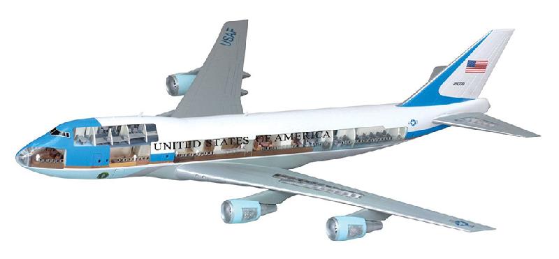 Trong khi chiếc VC-25 có hai khoang chính và một khoang hàng hóa, giống như một Boeing 747 bình thường, một khoảng không gian rộng khoảng 370 mét vuông đã được chỉnh sửa lại cho nhiệm vụ vận chuyển tổng thống. Tầng dưới cùng của chiếc máy bay thường là không gian chứa hàng hóa, như hành lý và nguồn thức ăn.