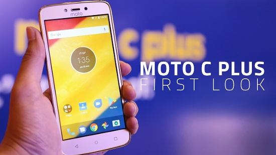 Motorola Moto C Plus có bộ xử lý 4 nhân MediaTek MT6737, RAM 2GB, đồ họa Mali-T720 tích hợp, bộ nhớ trong 16GB và hỗ trợ khe cắm thẻ microSD tối đa 32GB. Đặc biệt thiết bị sở hữu viên pin dung lượng lên tới 4.000 mAh cho thời gian sử dụng lên tới 30 giờ liên tục. 