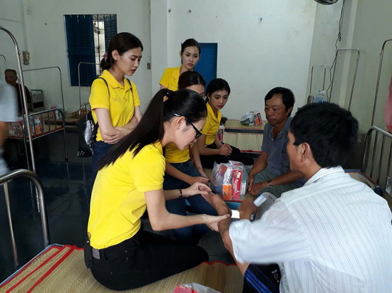 Sau tập 5 “Tôi vì cộng đồng” của chương trình truyền hình thực tế Tôi là Hoa hậu Hoàn vũ Việt Nam, các thí sinh thắng thử thách này với dự án “Nối dài những vòng tay nhân ái” đã dành toàn bộ số tiền 141,000,000 VNĐ để thực hiện dự án Lắp tay chân giả cho 06 người bị khuyết tât. 