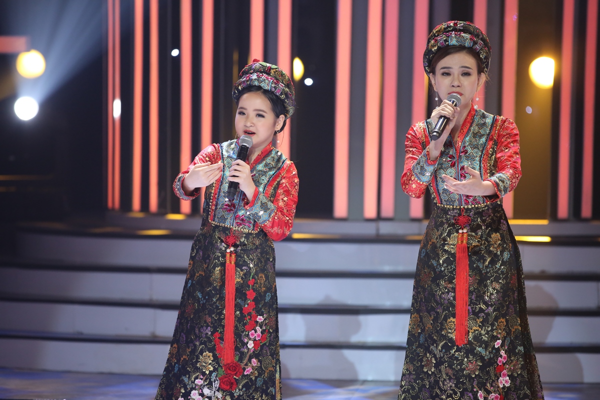 Khán giả bất ngờ khi bé Bích Ngọc hát Chầu Văn Huế