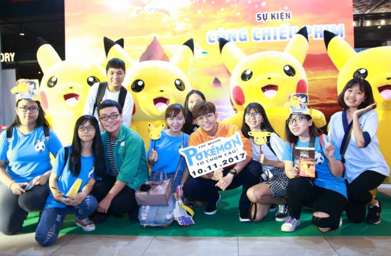 Mặc cho thời tiết khắc nghiệt của Sài Gòn nhưng rất nhiều người hâm mộ  Pokemon vẫn có mặt đầy đủ để cùng ôn lại những mảng ký ức tuổi thơ. 