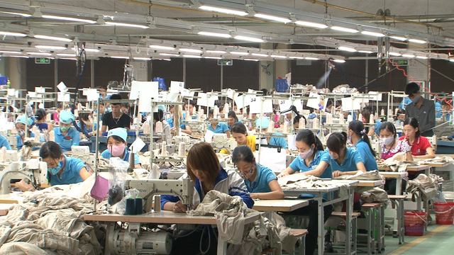 Cảnh báo: 86% lao động chân tay ngành dệt may sẽ bị thay thế bằng robot