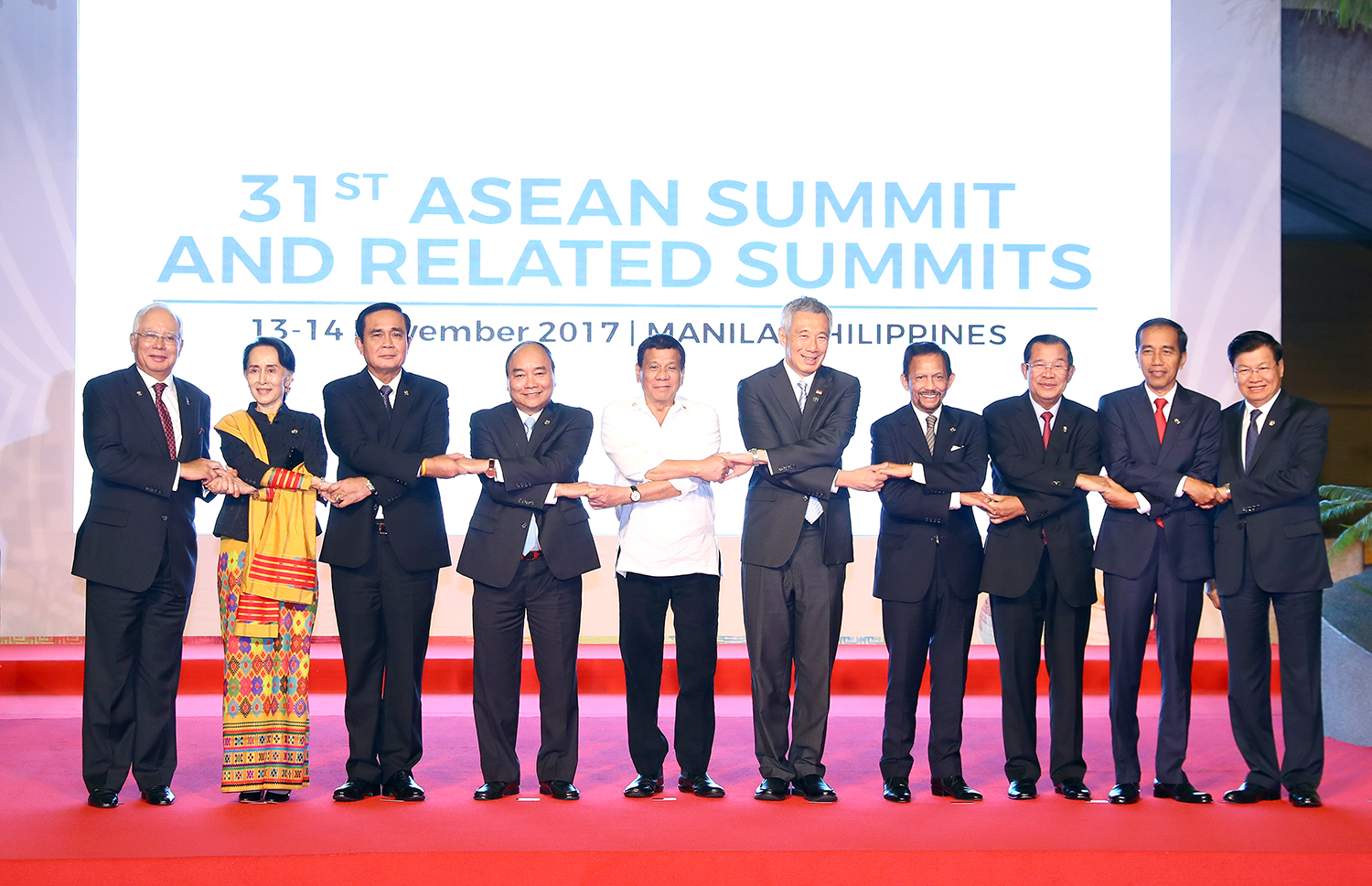 Thủ tướng Nguyễn Xuân Phúc và lãnh đạo các nước ASEAN - Ảnh: VGP/Quang Hiếu