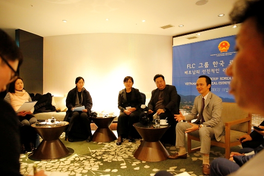 Ông Trịnh Văn Quyết – Chủ tịch Tập đoàn FLC trả lời phỏng vấn báo chí Hàn Quốc