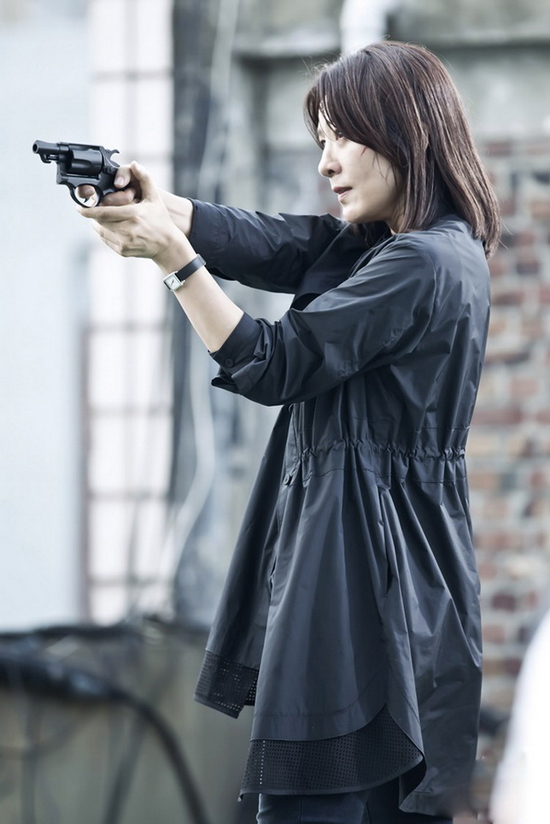 Choi Young Jin (Kim Hee Ae): Đội trưởng đội trọng án. Tài năng, nhiệt huyết trong công việc, nhưng đổi lại ở vị trí người mẹ cô lại không có nhiều thời gian cho con gái nhỏ.