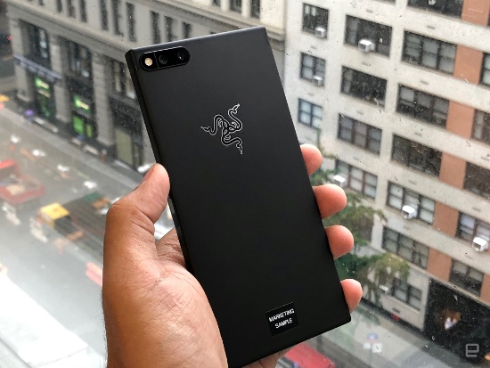 Razer Phone còn được tích hợp cả các công nghệ âm thanh và hình ảnh tối ưu hóa cho giải trí, hứa hẹn mang tới chất lượng âm thanh đỉnh cao nhờ công nghệ âm thanh Dolby ATMOS với cặp loa phía trước với bộ khuếch đại tích hợp bên trong và hỗ trợ âm thanh 24 bit DAC.