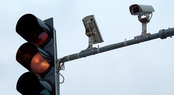 7. Môi trường sống an toàn: Các hệ thống camera giám sát theo dõi tình hình an ninh, phát giác tội phạm, hỗ trợ phát hiện vi phạm (giao thông, lấn chiếm lòng lề đường...) để xử phạt từ xa.