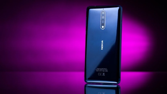 Rất tiếc, Nokia 8 không hỗ trợ một số tính năng thời thượng mà nhiều mẫu smartphone sở hữu camera kép khác đang có, ví dụ như chụp ảnh xóa phông hay zoom quang học. 
