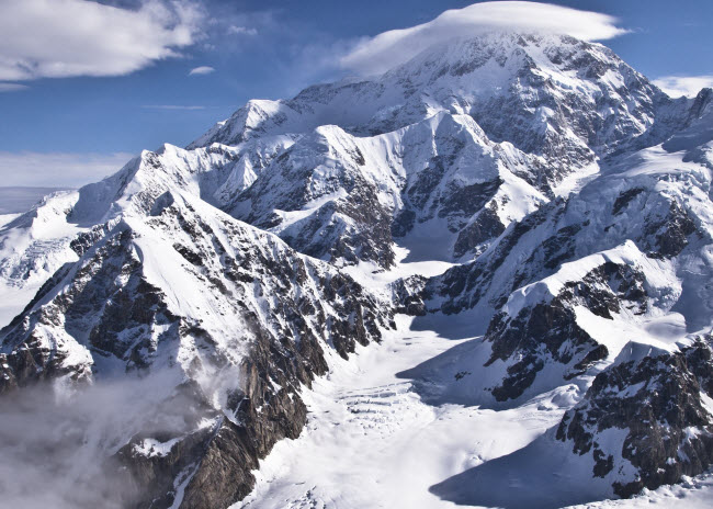 Núi McKinley hay còn được gọi là Denali ở bang Alaska, cao 6.190 m, là đỉnh núi cao nhất tại khu vực Bắc Mỹ