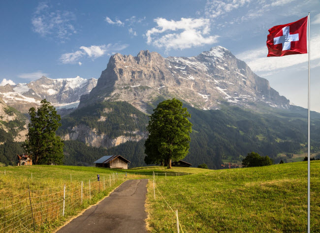 Núi Eiger ở Thụy Sĩ không chỉ gây ấn tượng chiều cao 3.900 m mà còn bởi vẻ đẹp hùng vĩ.