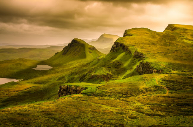 Bức ảnh tuyệt đẹp của ngọn núi Quiraing trên đảo Skye ở Scotland.