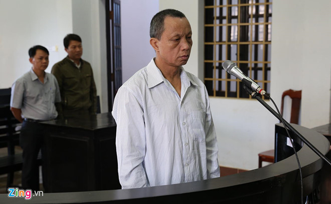 Bị cáo Lang Thanh Duẩn tại phiên tòa sơ thẩm của TAND tỉnh Đắk Nông . Ảnh: 