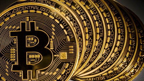 Giá bitcoin hôm nay 16/12: Bitcoin tiếp tục tăng thêm hơn 1.000 USD