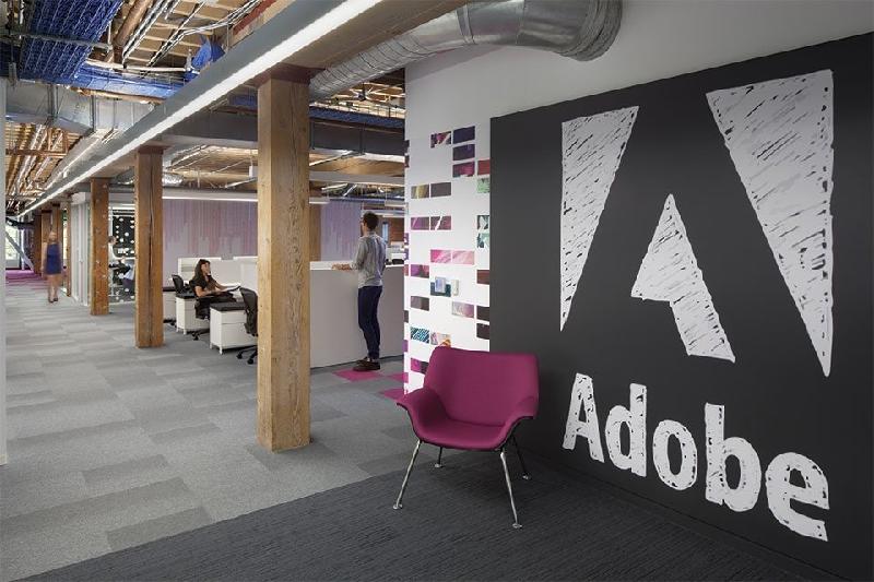 Adobe đứng ở vị trí thứ 31 với những đánh giá tích cực của nhân viên như: môi trường làm việc thân thiện, đồng nghiệp có tính hợp tác cao. Mọi người đều hướng tới mục tiêu chung là đổi mới và sáng tạo.