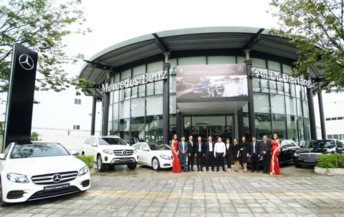 Mercedes-Benz Việt Nam bàn giao đội xe sang cho dịch vụ đưa đón Parrot Luxury Cars