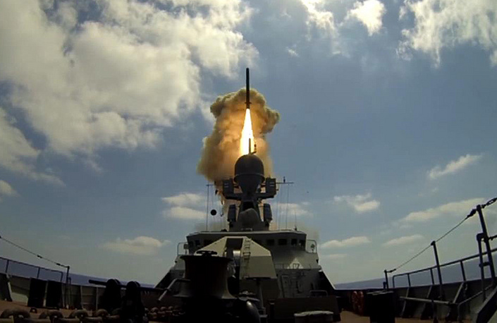 Tàu tên lửa thuộc Hạm đội Biển Đen của Hải quân Nga đóng tại Biển Địa Trung Hải. Chiến hạm này đã phóng tên lửa Kalibr nhằm vào các mục tiêu khủng bố trên chiến trường Syria.