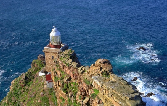 Ngọn hải đăng trên Mũi Điểm (Cape Point). Đây cũng là một điểm du khách nên đến khi đến Nam Phi