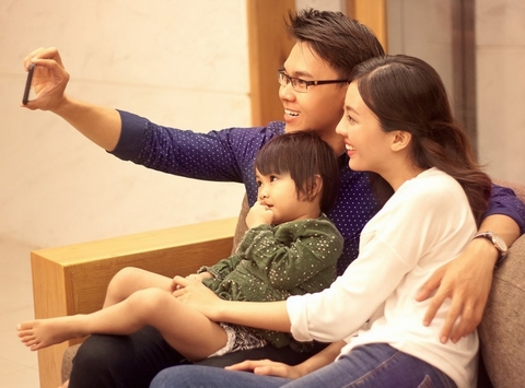 2. Phát triển được 600.000 gói cước Gia đình, 20.000 gói cước Văn phòng Data sau 4 tháng triển khai. Gói cước Gia đình - Giá rẻ cả nhà vui vẻ là gói tích hợp đầu tiên và duy nhất tại Việt Nam đáp ứng trọn vẹn nhu cầu liên lạc - Internet cáp quang FiberVNN và truyền hình MyTV với chi phí thấp hơn so với sử dụng dịch vụ riêng lẻ và so với thị trường đến 50%. Gói cước “Văn phòng Data” dành cho doanh nghiệp với giá cước ưu đãi trên 50% so với giá cước sử dụng đơn lẻ từng dịch vụ. 