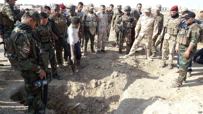 Iraq phát hiện 2 ngôi mộ chứa 90 thi thể