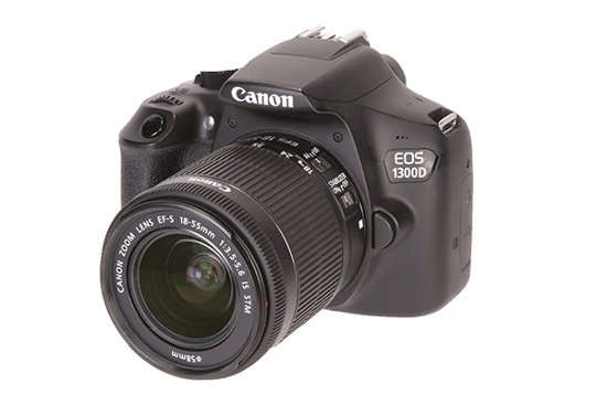 Canon EOS 1300D: Đây là một trong những máy ảnh DSLR có giá thấp nhất của Canon và là một trong những đối thủ của Nikon D3300. Mặc dù không sở hữu những công nghệ mới như các model mới hơn, nhưng EOS 1300D là lựa chọn tốt dành cho người mới bắt đầu sử dụng.