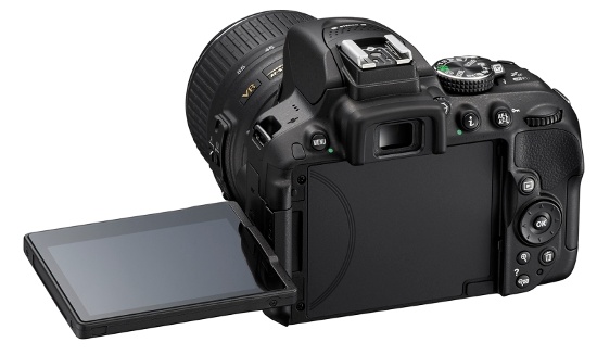 Nikon D5300 sở hữu màn hình LCD 3,2 inch độ phân giải cao, cảm biến ảnh CMOS APS-C 24,2 megapixel, hỗ trợ dải ISO từ 100 tới 12800, tốc độ chụp 5fps, đi kèm bộ xử lý hình ảnh Expeed 4 và hệ thống tự động lấy nét 39 điểm.